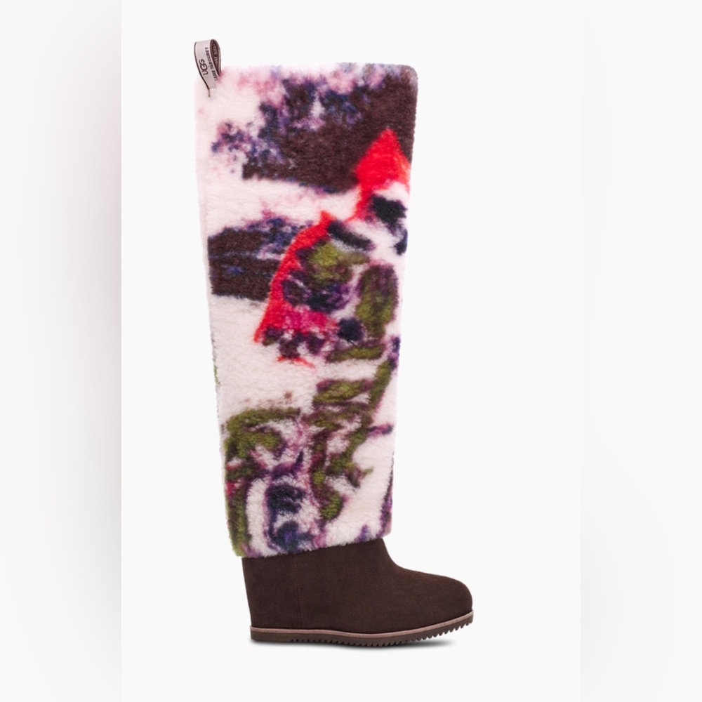 UGG X Claire Tabouret Fluff Boots size 7